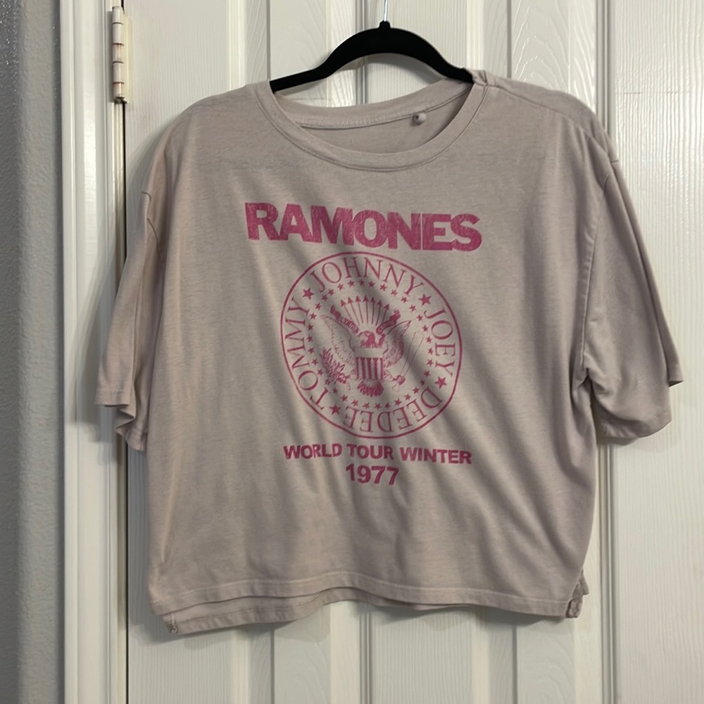 Everything must go! Ramones shirt size L
